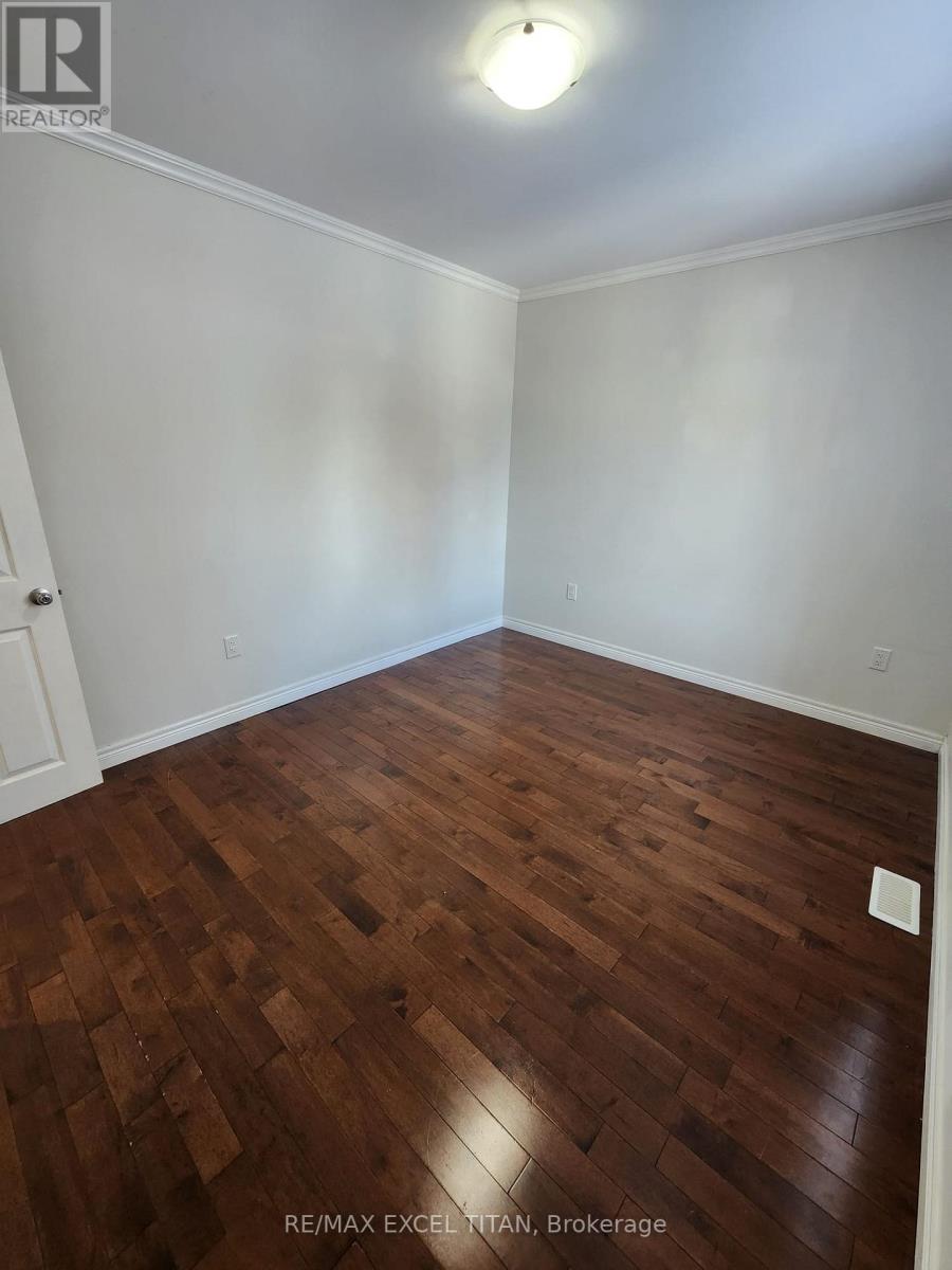 12 Wickford Drive, Toronto, Ontario  M6L 1K7 - Photo 19 - W12750624