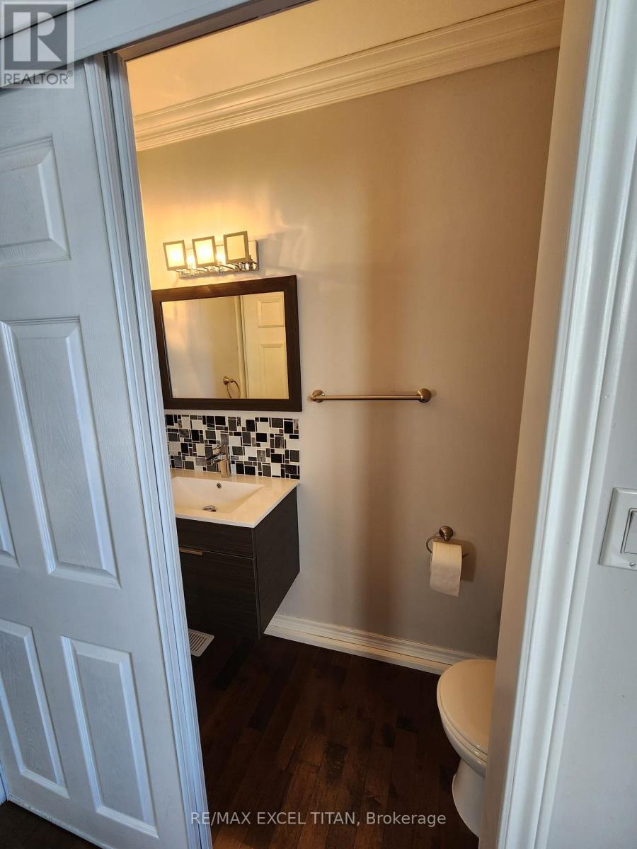 12 Wickford Drive, Toronto, Ontario  M6L 1K7 - Photo 22 - W12750624