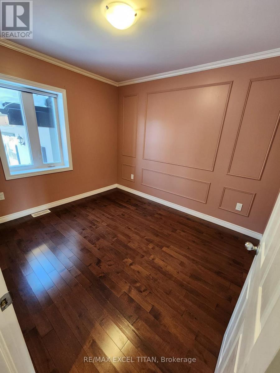 12 Wickford Drive, Toronto, Ontario  M6L 1K7 - Photo 23 - W12750624