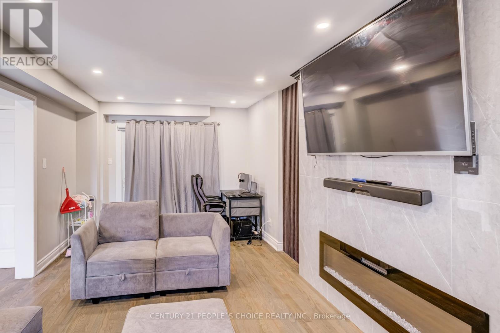 18 Hernon Court, Brampton, Ontario  L6S 2B9 - Photo 11 - W12750638