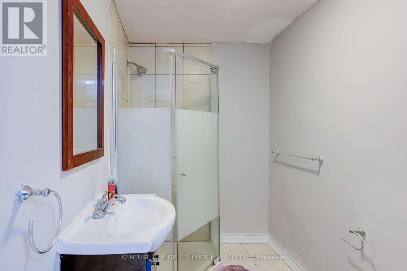 18 Hernon Court, Brampton, Ontario  L6S 2B9 - Photo 23 - W12750638