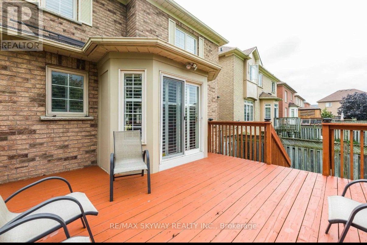 83 Mint Leaf Boulevard, Brampton, Ontario  L6R 2K2 - Photo 17 - W12750684