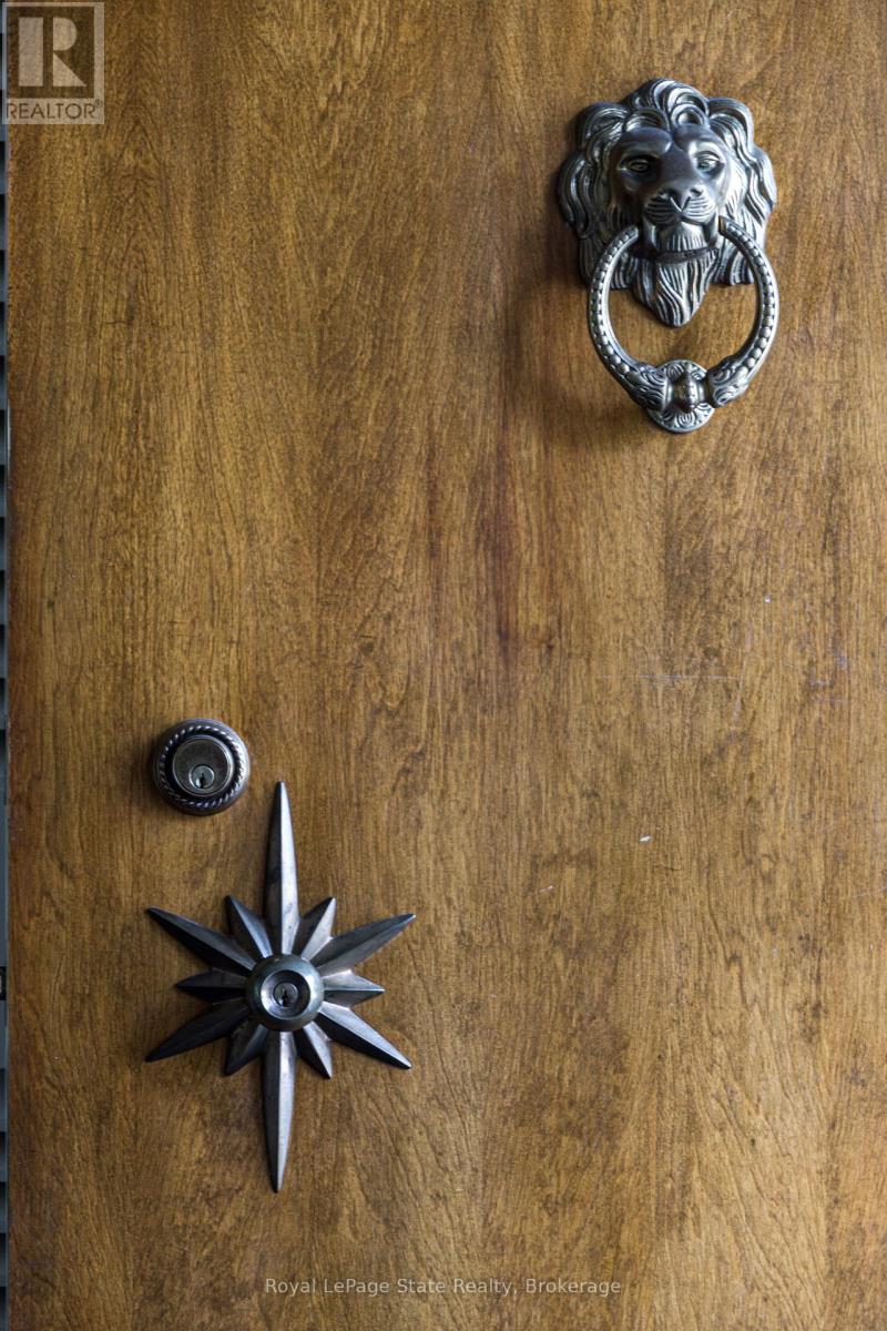 6 Freeland Court, Hamilton, Ontario  L8S 3R5 - Photo 6 - X12750466