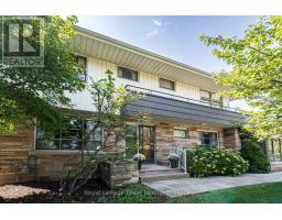 6 FREELAND COURT, Hamilton, Ontario