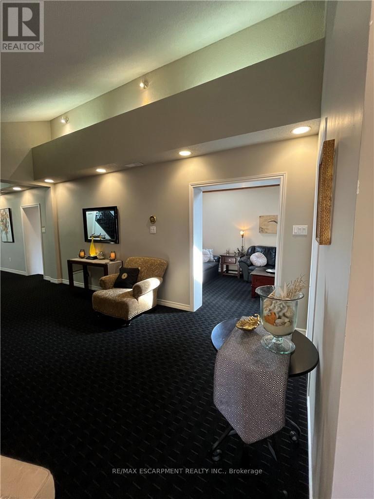 56 King Street W, Hamilton, Ontario  L9H 1T8 - Photo 6 - X12750494