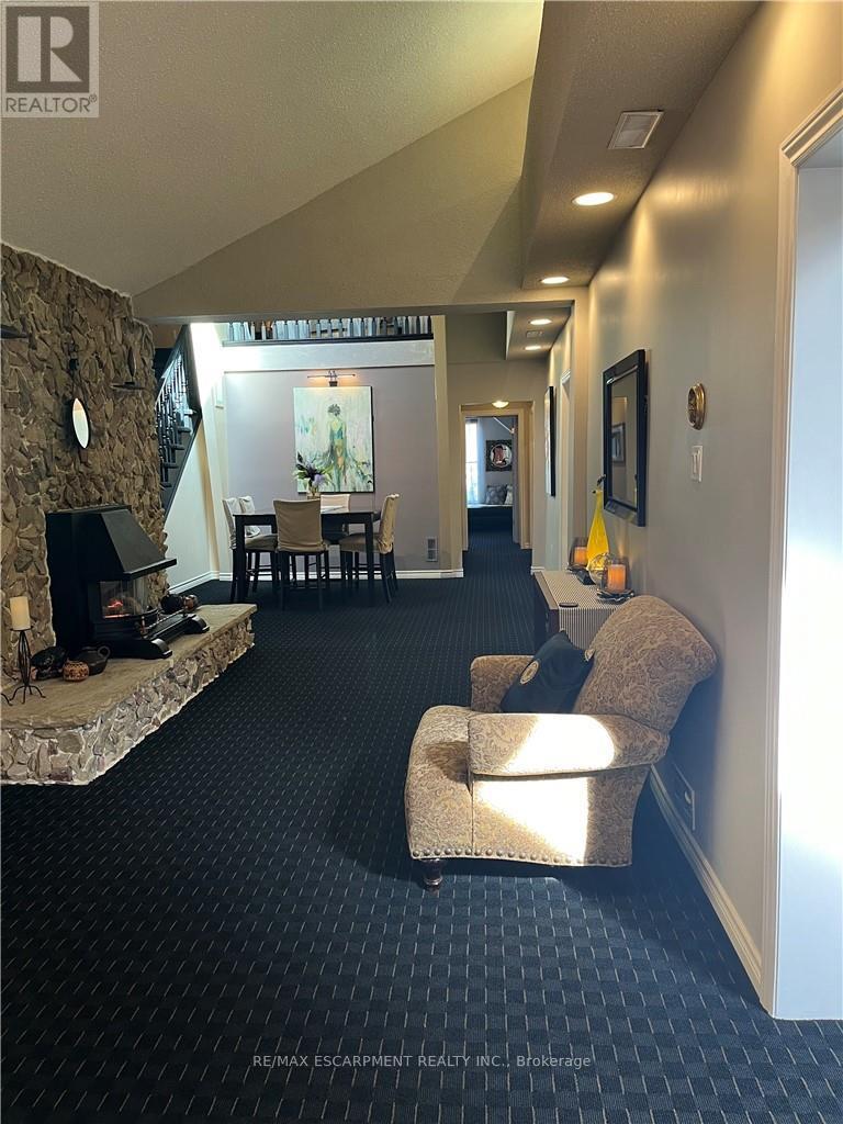 56 King Street W, Hamilton, Ontario  L9H 1T8 - Photo 8 - X12750494