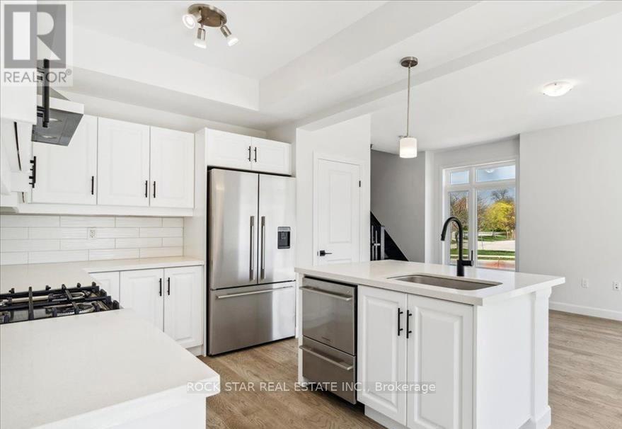 3 Southam Lane, Hamilton, Ontario  L9C 0E9 - Photo 9 - X12750604