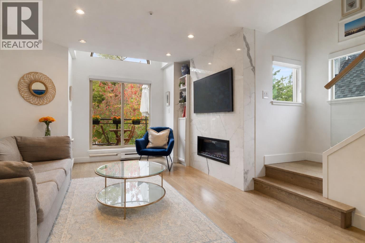 308 755 W 15th Avenue, Vancouver, British Columbia  V5Z 1R6 - Photo 2 - R3085438