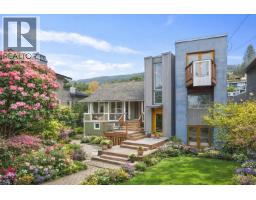 2433 MATHERS AVENUE, West Vancouver, British Columbia