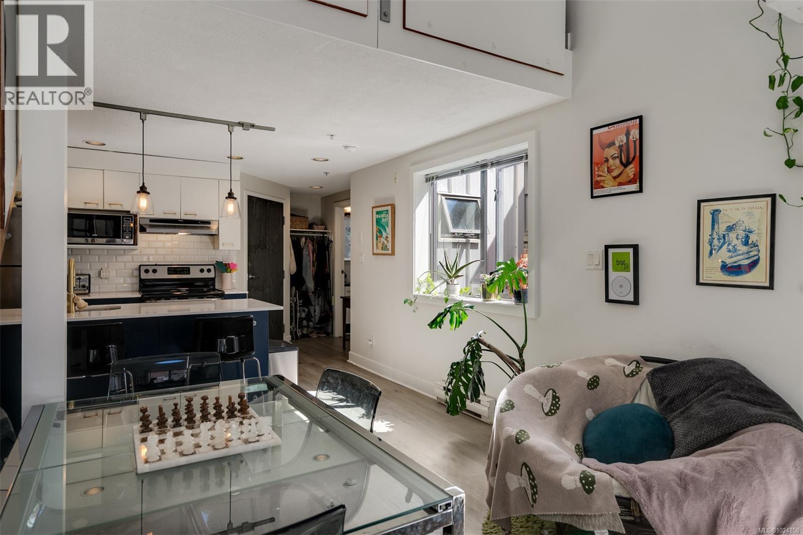 307 555 Chatham St, Victoria, British Columbia  V8T 1E1 - Photo 16 - 1024858