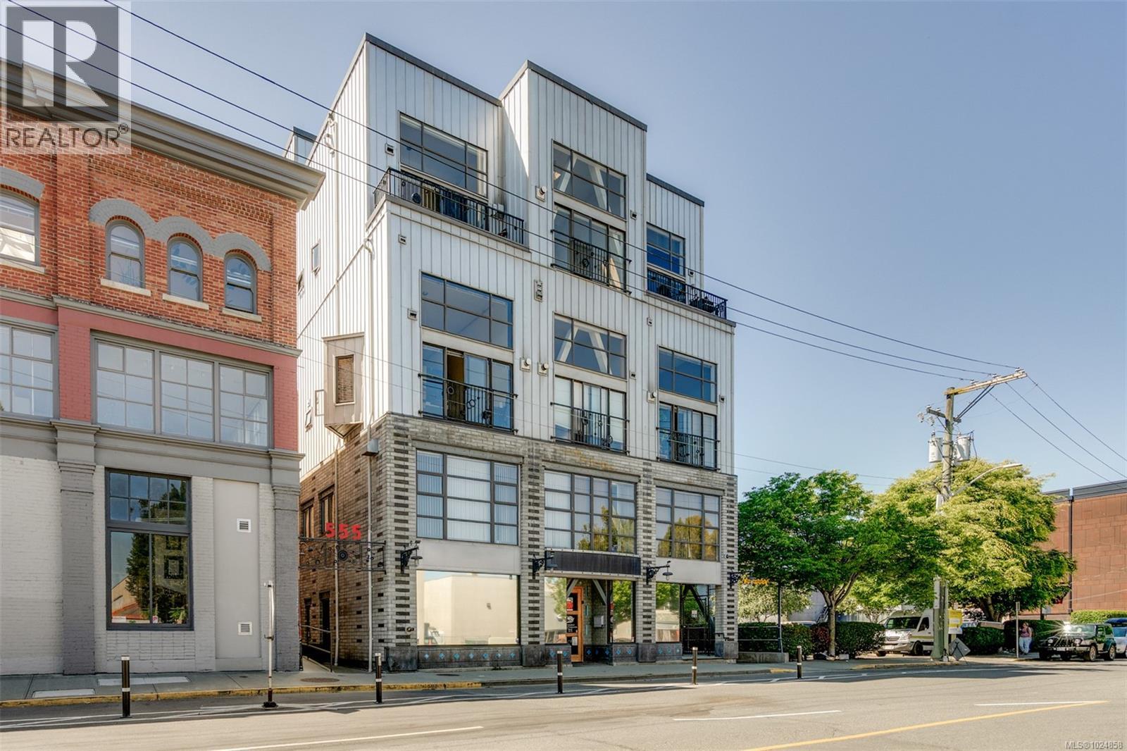 307 555 Chatham St, Victoria, British Columbia  V8T 1E1 - Photo 2 - 1024858