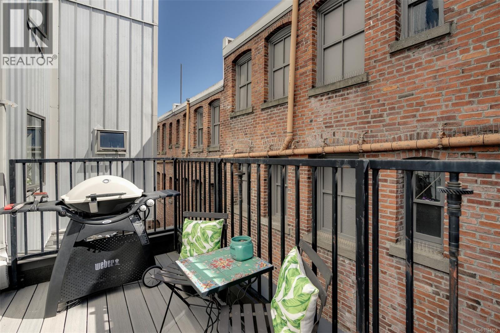 307 555 Chatham St, Victoria, British Columbia  V8T 1E1 - Photo 33 - 1024858