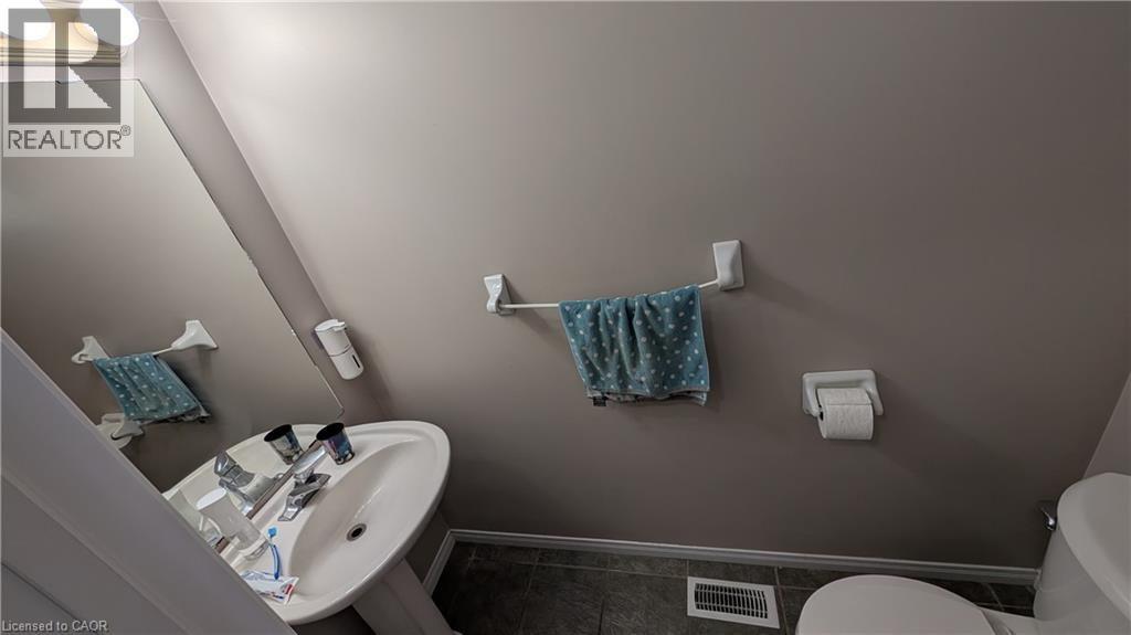 81 Valridge Drive Unit# 20, Ancaster, Ontario  L9G 5B7 - Photo 3 - 40802231