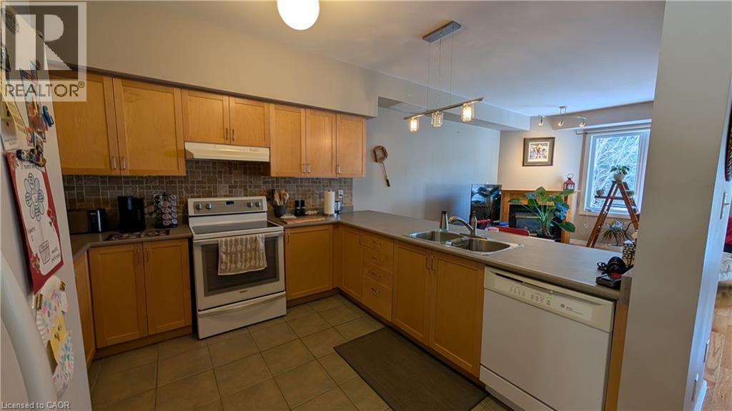 81 Valridge Drive Unit# 20, Ancaster, Ontario  L9G 5B7 - Photo 5 - 40802231