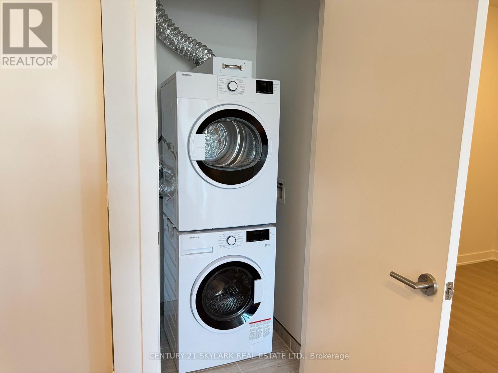 901 - 25 Wellington Street, Kitchener, Ontario  N2G 0G5 - Photo 9 - X12705282