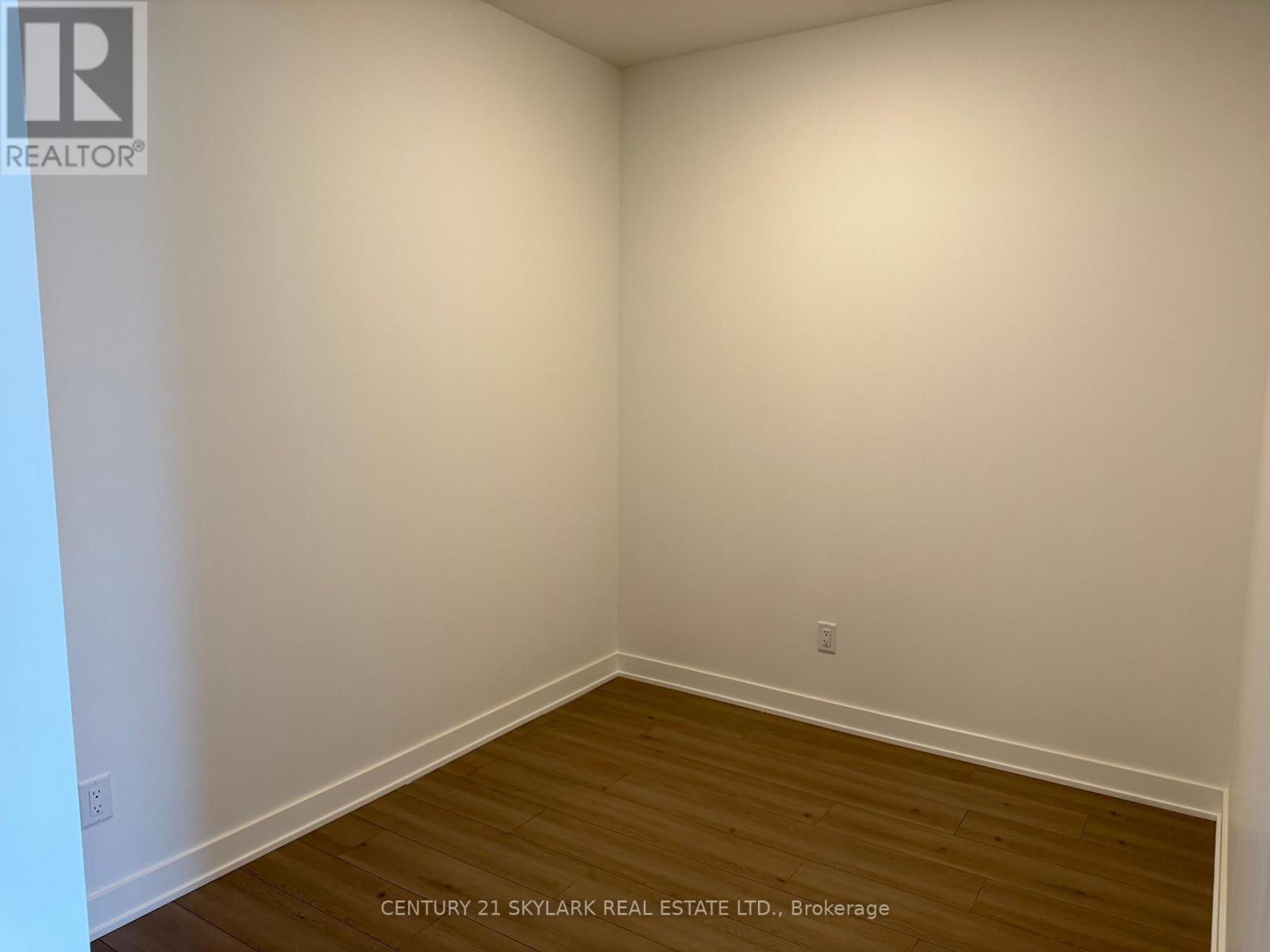 901 - 25 Wellington Street, Kitchener, Ontario  N2G 0G5 - Photo 7 - X12705282