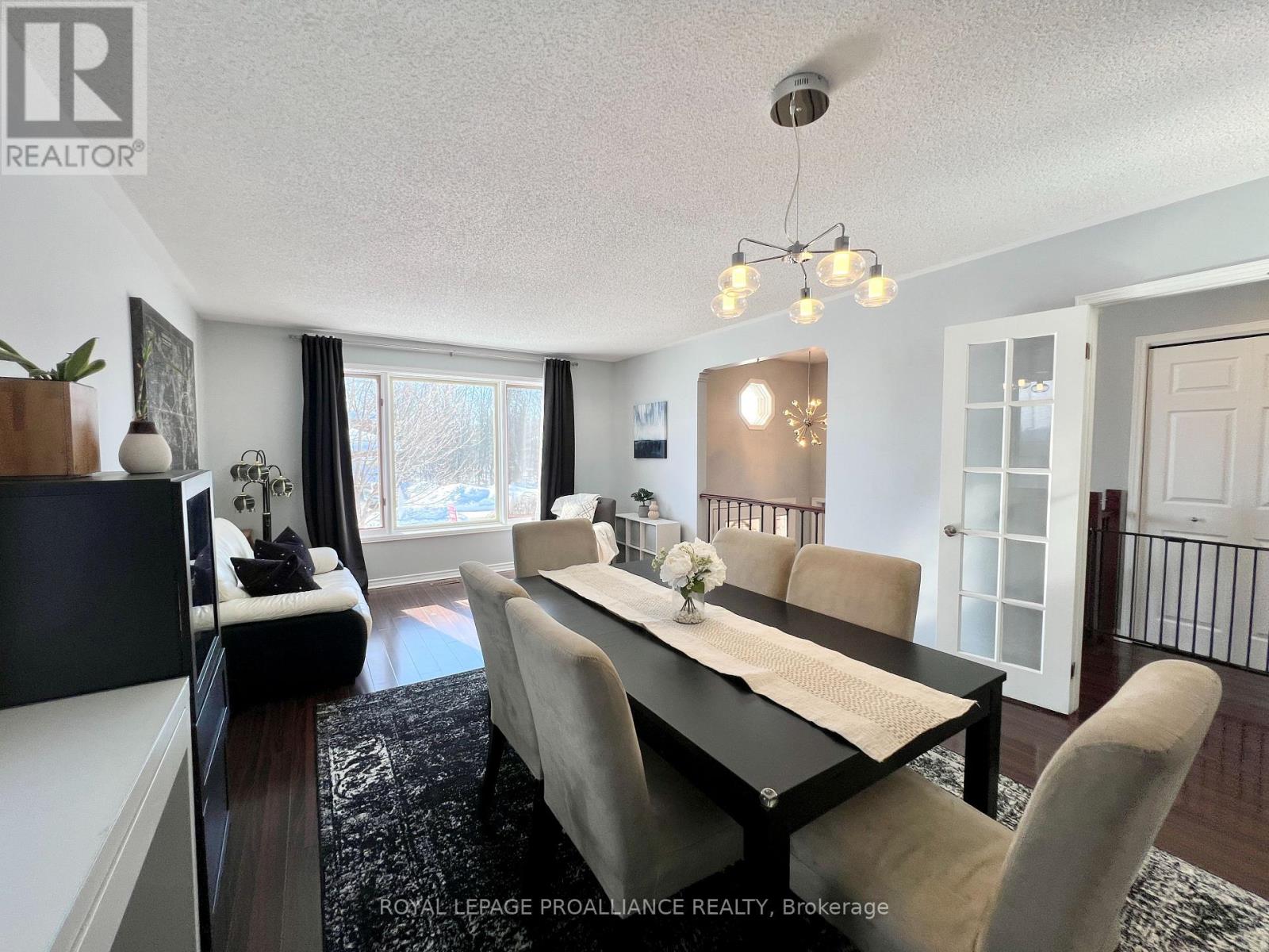 28 Oak Ridge Boulevard, Belleville, Ontario  K8N 5W1 - Photo 10 - X12750782