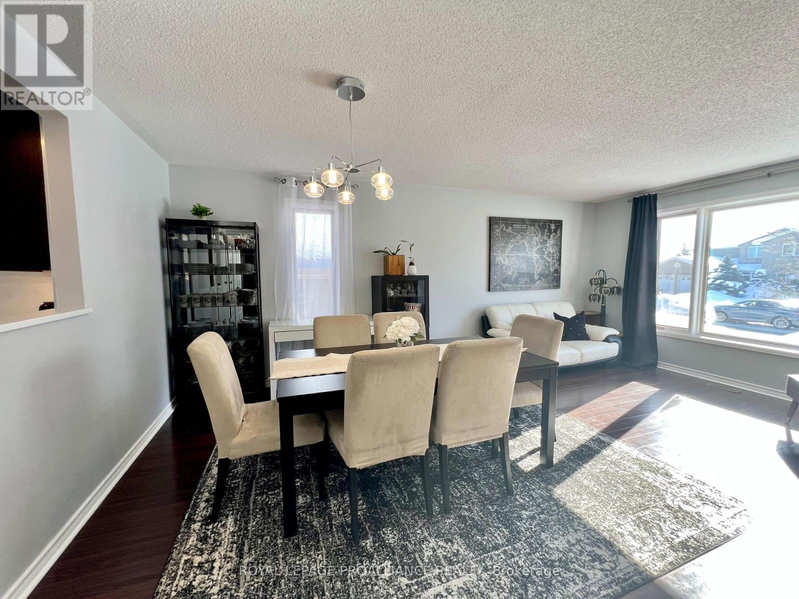 28 Oak Ridge Boulevard, Belleville, Ontario  K8N 5W1 - Photo 9 - X12750782