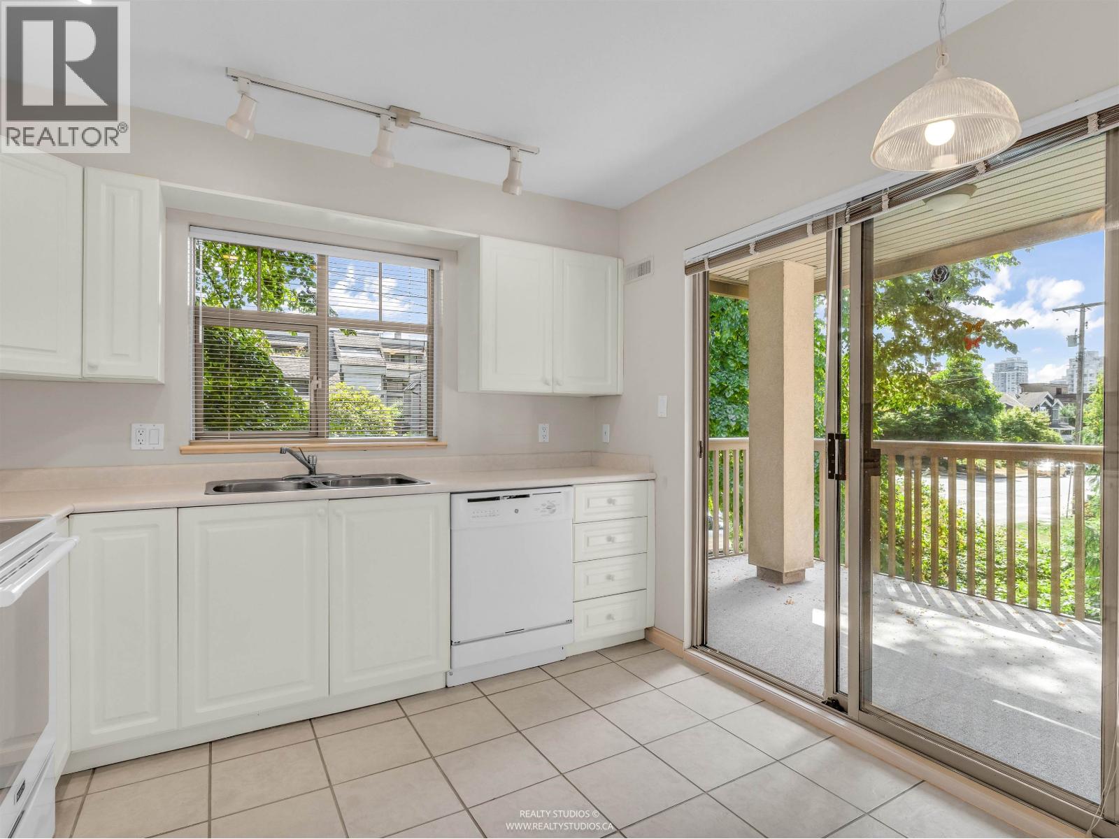 413 2059 Chesterfield Avenue, North Vancouver, British Columbia  V7M 2P4 - Photo 13 - R3084063