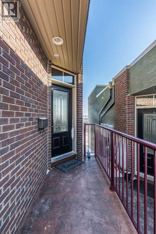 22 Palisades Lane Ne, Medicine Hat, Alberta  T1C 2B4 - Photo 4 - A2281155