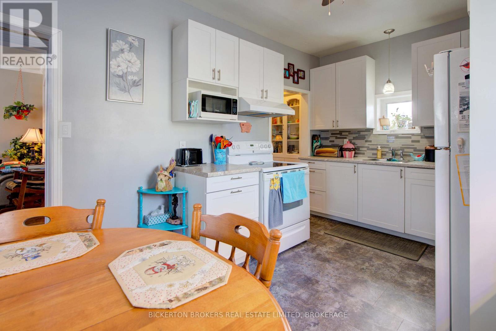 292 William Street N, Gananoque, Ontario  K7G 1S5 - Photo 9 - X12750748