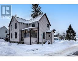 292 WILLIAM STREET N, Gananoque, Ontario