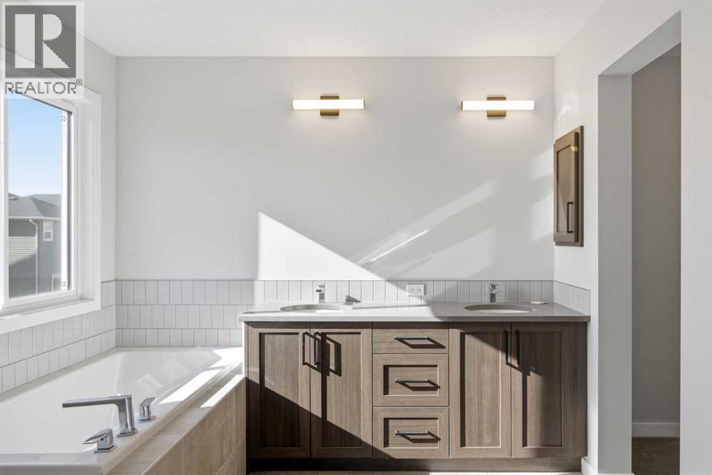 119 Chinook Winds Manor Sw, Airdrie, Alberta  T4B 5P9 - Photo 21 - A2260584