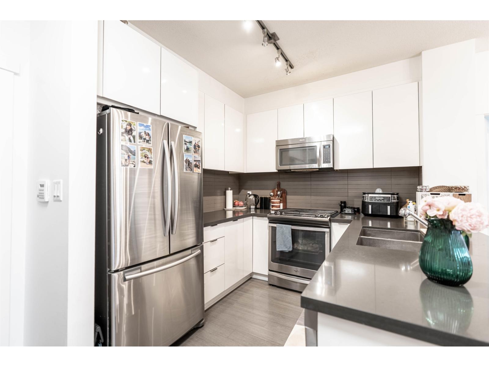 110 15168 33 Avenue, Surrey, British Columbia  V3Z 0N7 - Photo 6 - R3085271