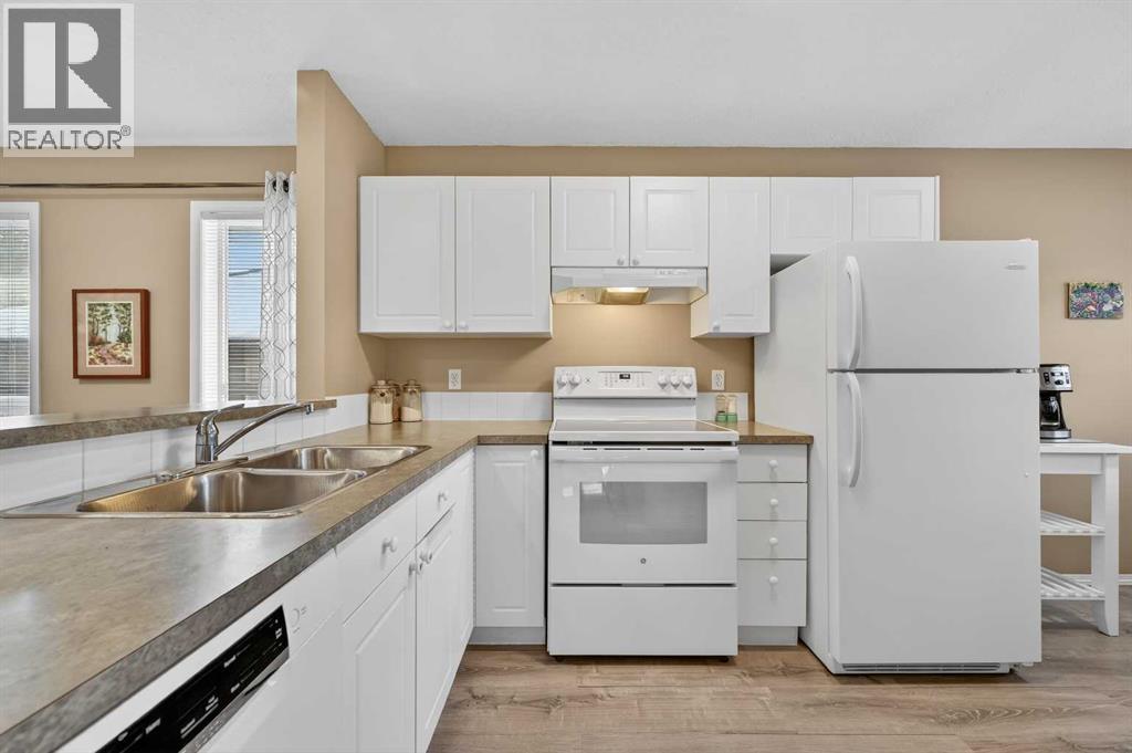 16, 103 Fairways Drive Nw, Airdrie, Alberta  T4B 2Y5 - Photo 8 - A2281183