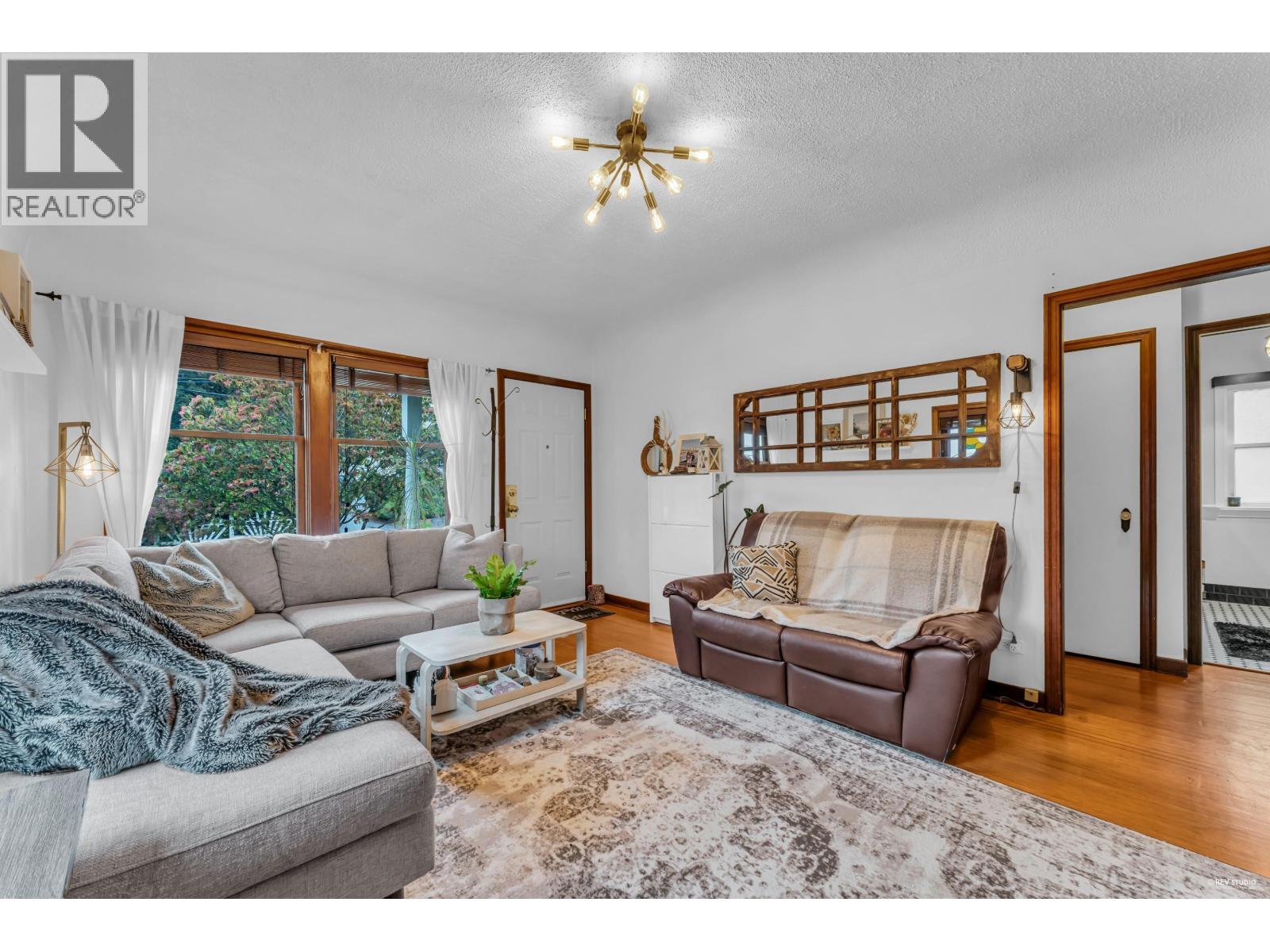 820 Third Avenue, New Westminster, British Columbia  V3M 1P2 - Photo 2 - R3085509