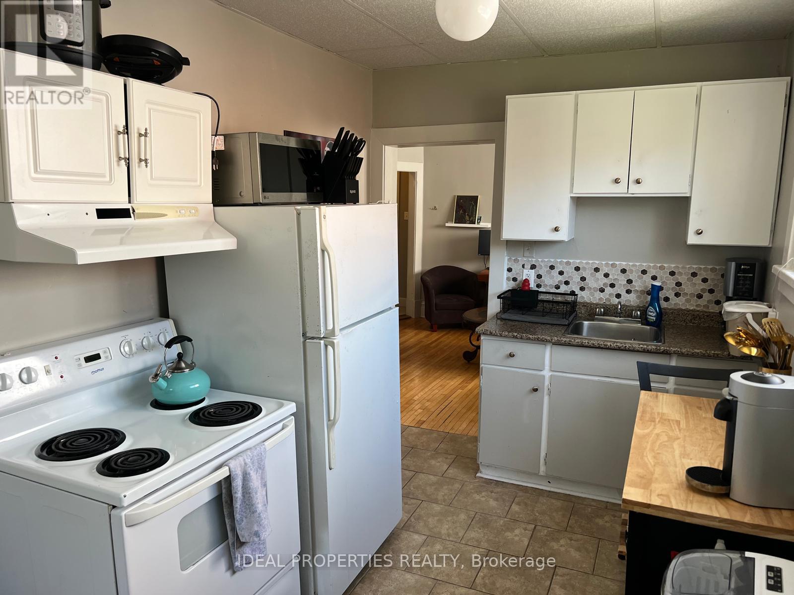 3 - 277 Bronson Avenue, Ottawa, Ontario  K1R 6H7 - Photo 3 - X12750778