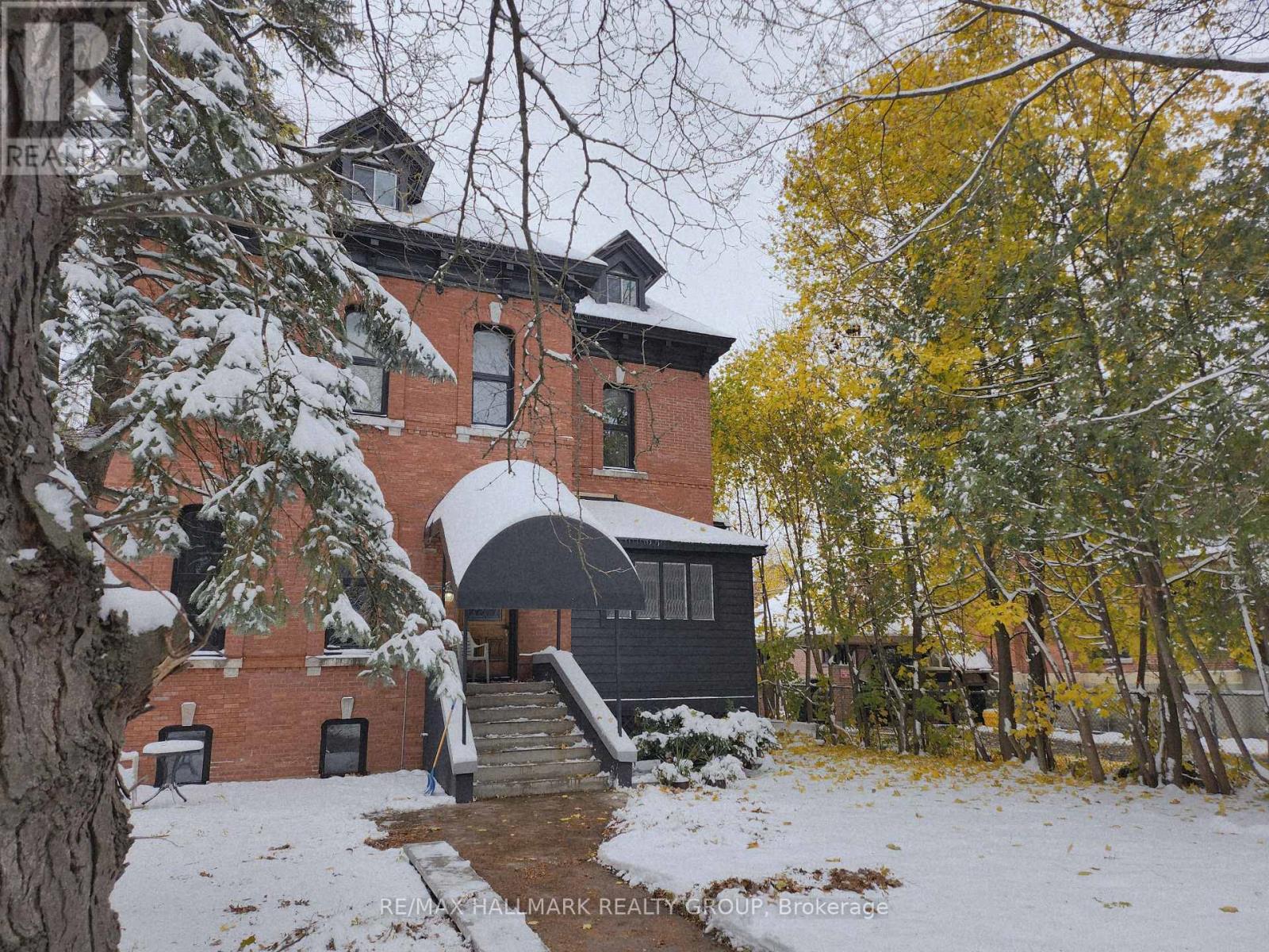 460 WILBROD STREET, Ottawa, Ontario