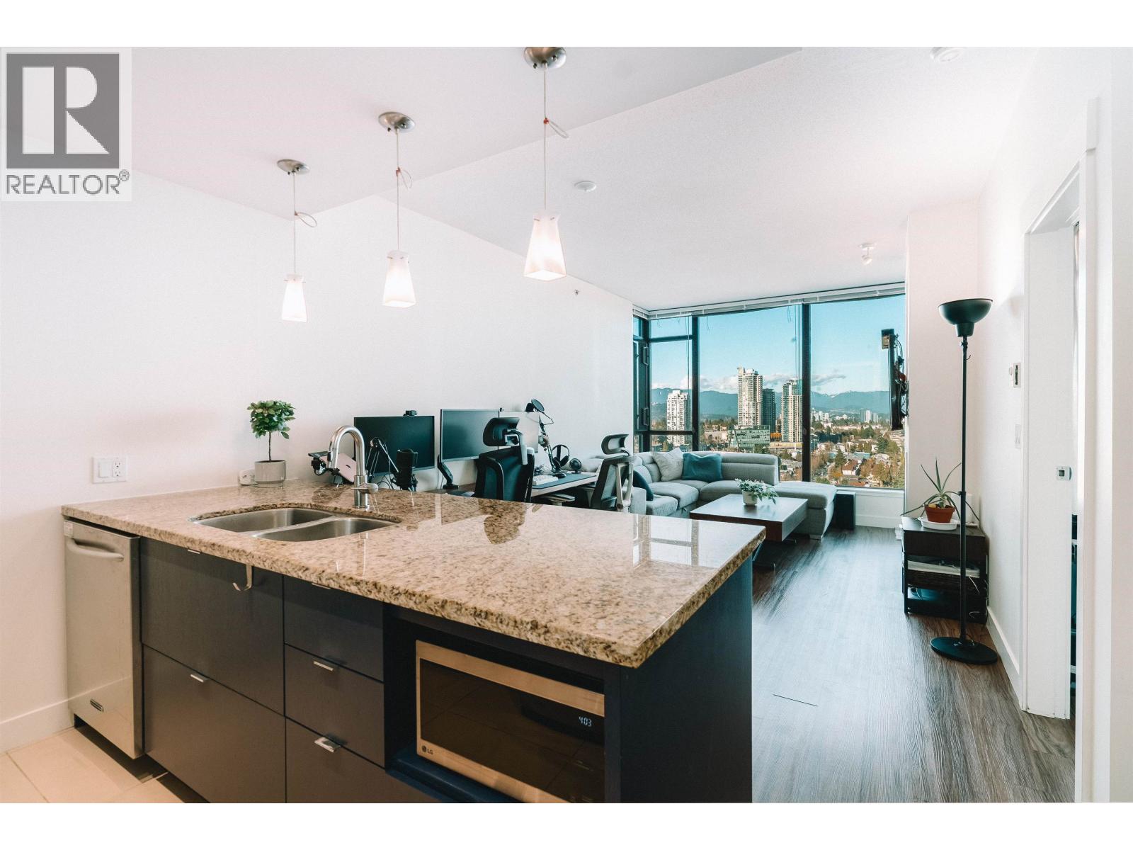 2905 7088 18TH AVENUE, Burnaby, British Columbia