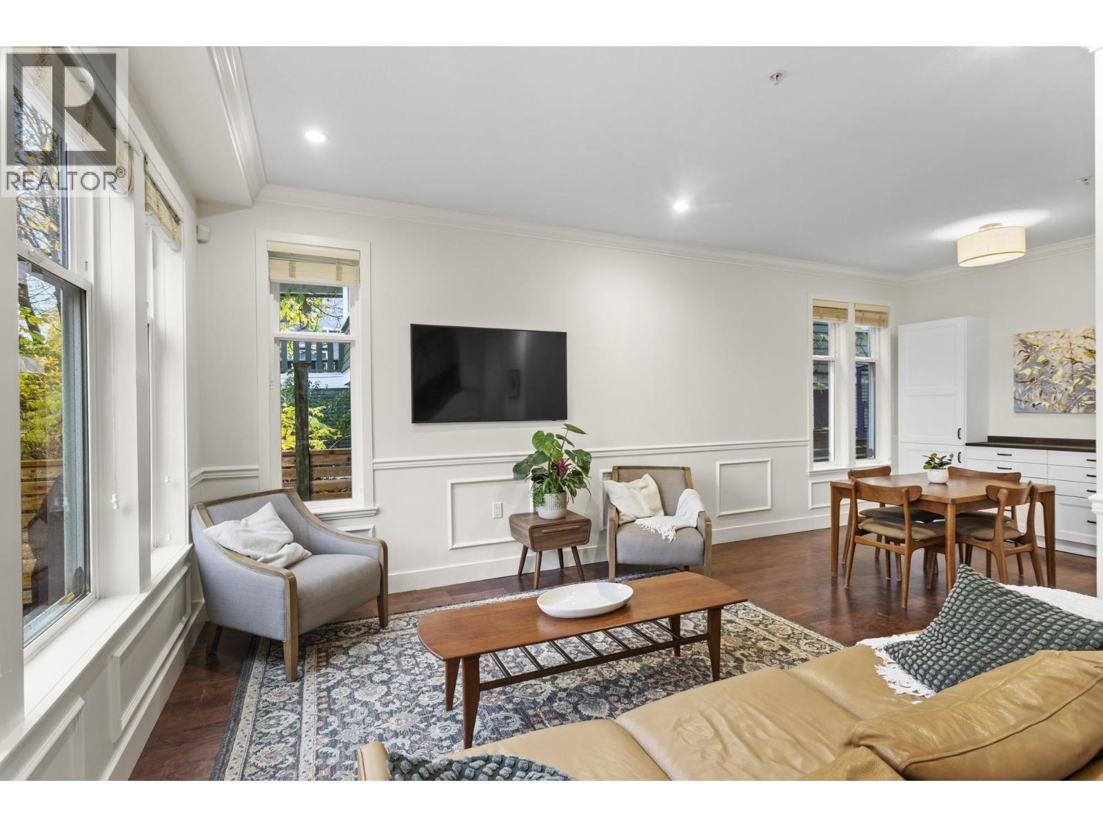 4463 Welwyn Street, Vancouver, British Columbia  V5N 3Z3 - Photo 1 - R3085531