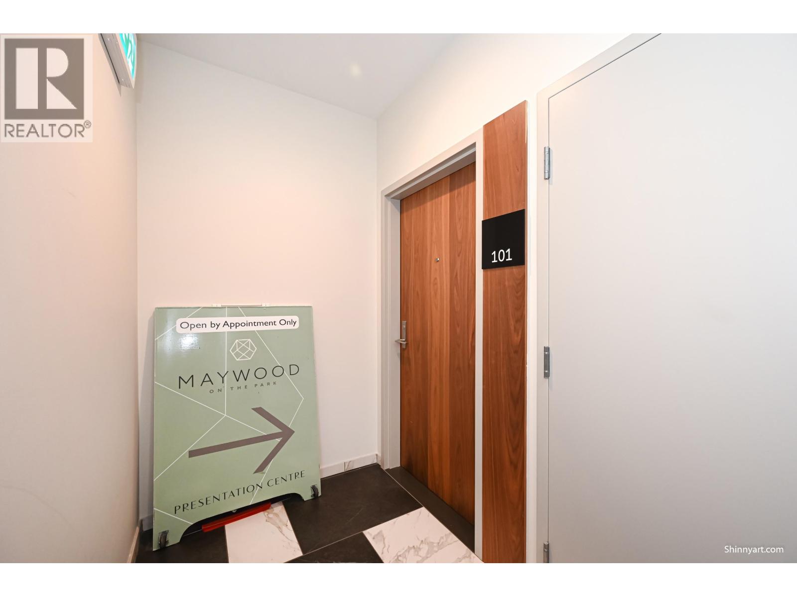 101 6463 Silver Avenue, Burnaby, British Columbia  V5H 0K4 - Photo 4 - R3085546