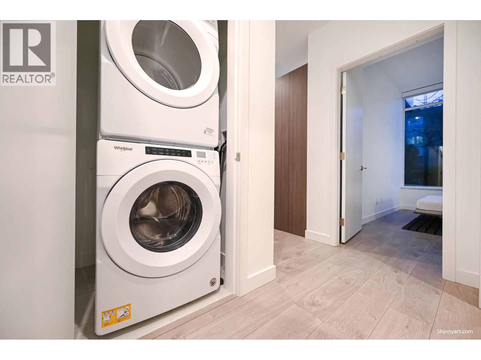 101 6463 Silver Avenue, Burnaby, British Columbia  V5H 0K4 - Photo 6 - R3085546