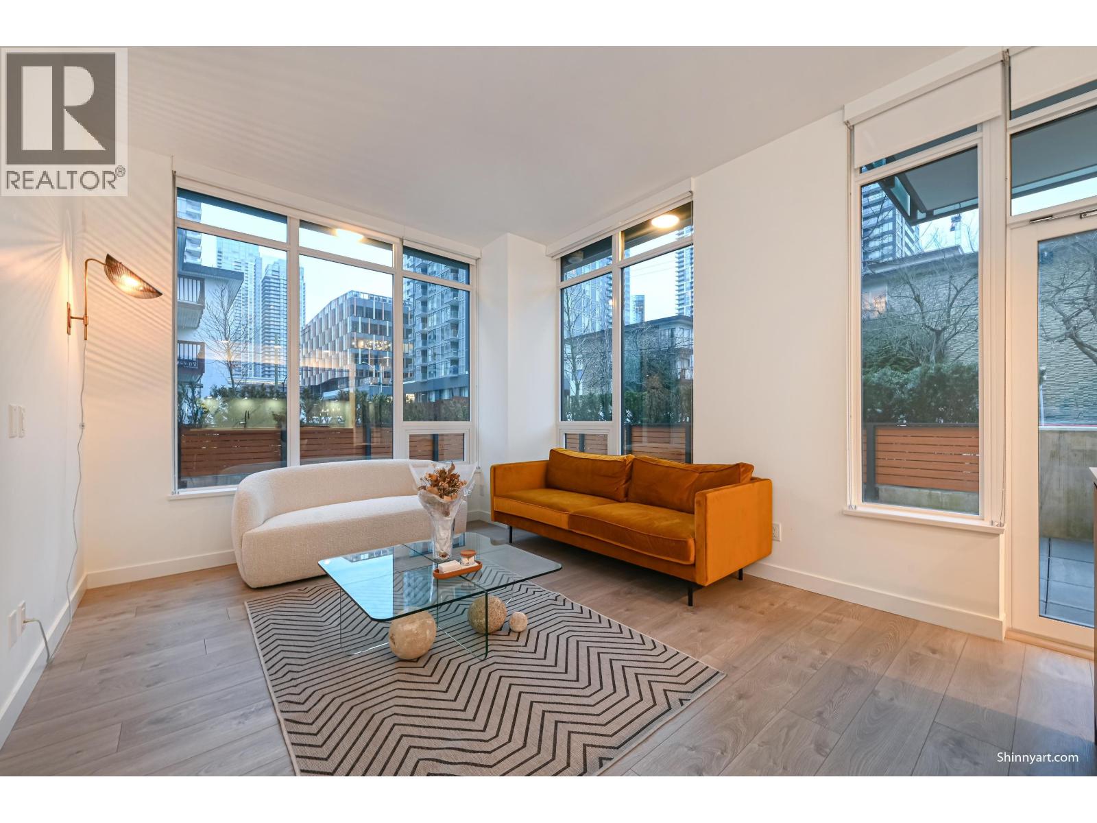 101 6463 Silver Avenue, Burnaby, British Columbia  V5H 0K4 - Photo 9 - R3085546