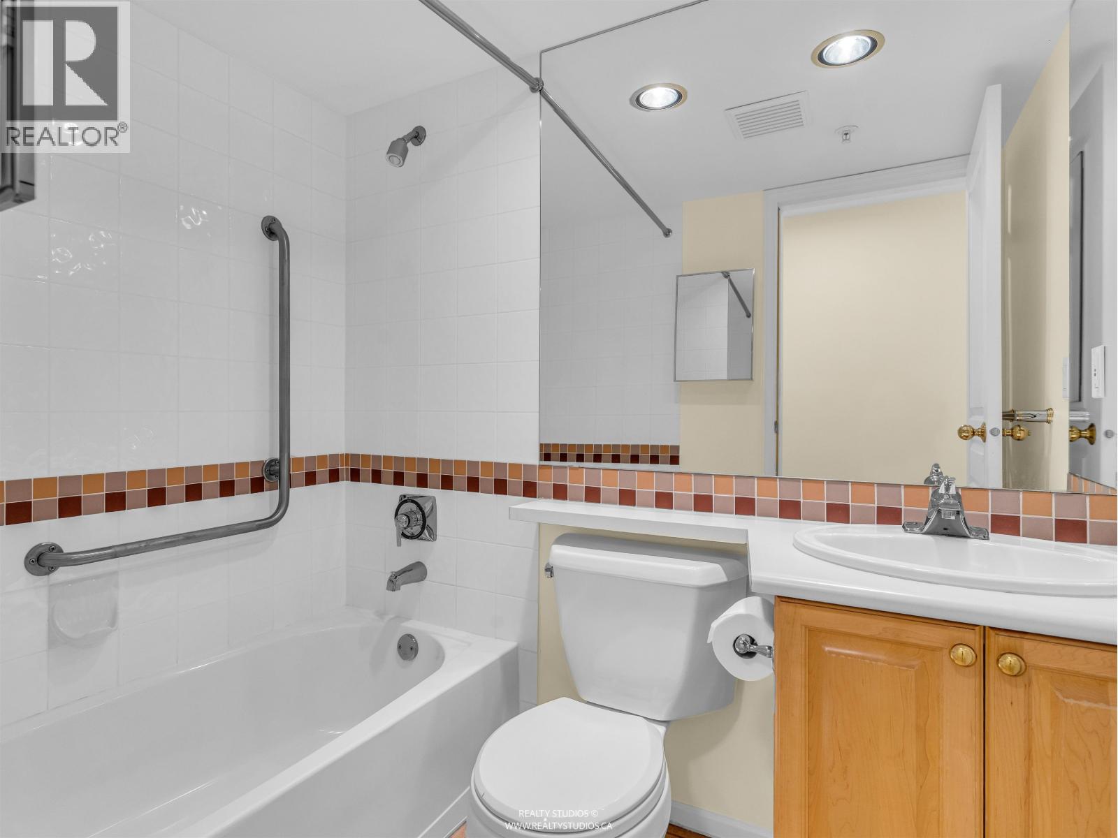 307 5800 Andrews Road, Richmond, British Columbia  V7E 6M2 - Photo 21 - R3085560