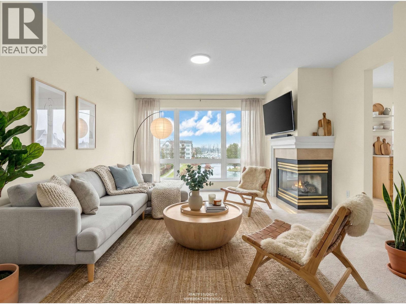 307 5800 Andrews Road, Richmond, British Columbia  V7E 6M2 - Photo 3 - R3085560