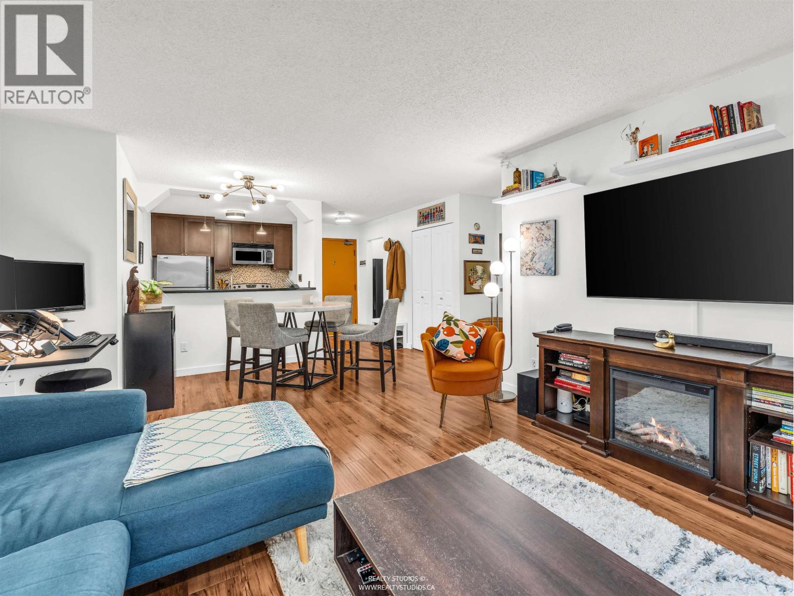 108 1955 Woodway Place, Burnaby, British Columbia  V5B 4S5 - Photo 6 - R3085580