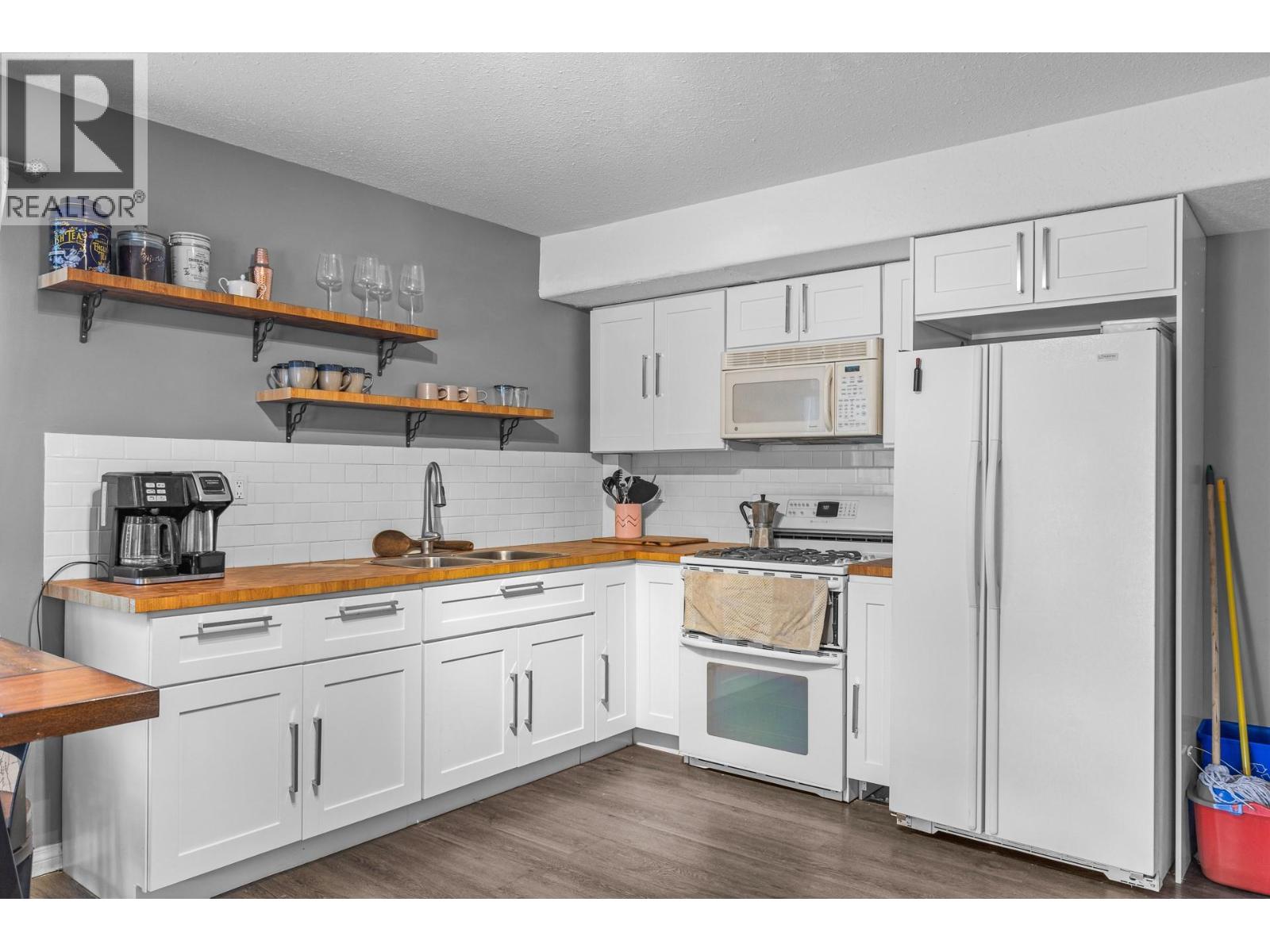 145 Magic Drive, Kelowna, British Columbia  V1V 1N2 - Photo 38 - 10374190