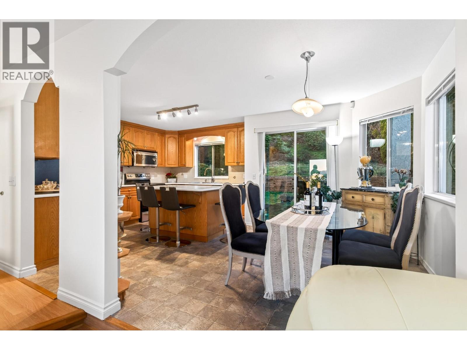 1365 Honeysuckle Lane, Coquitlam, British Columbia  V3E 2P1 - Photo 18 - R3085390