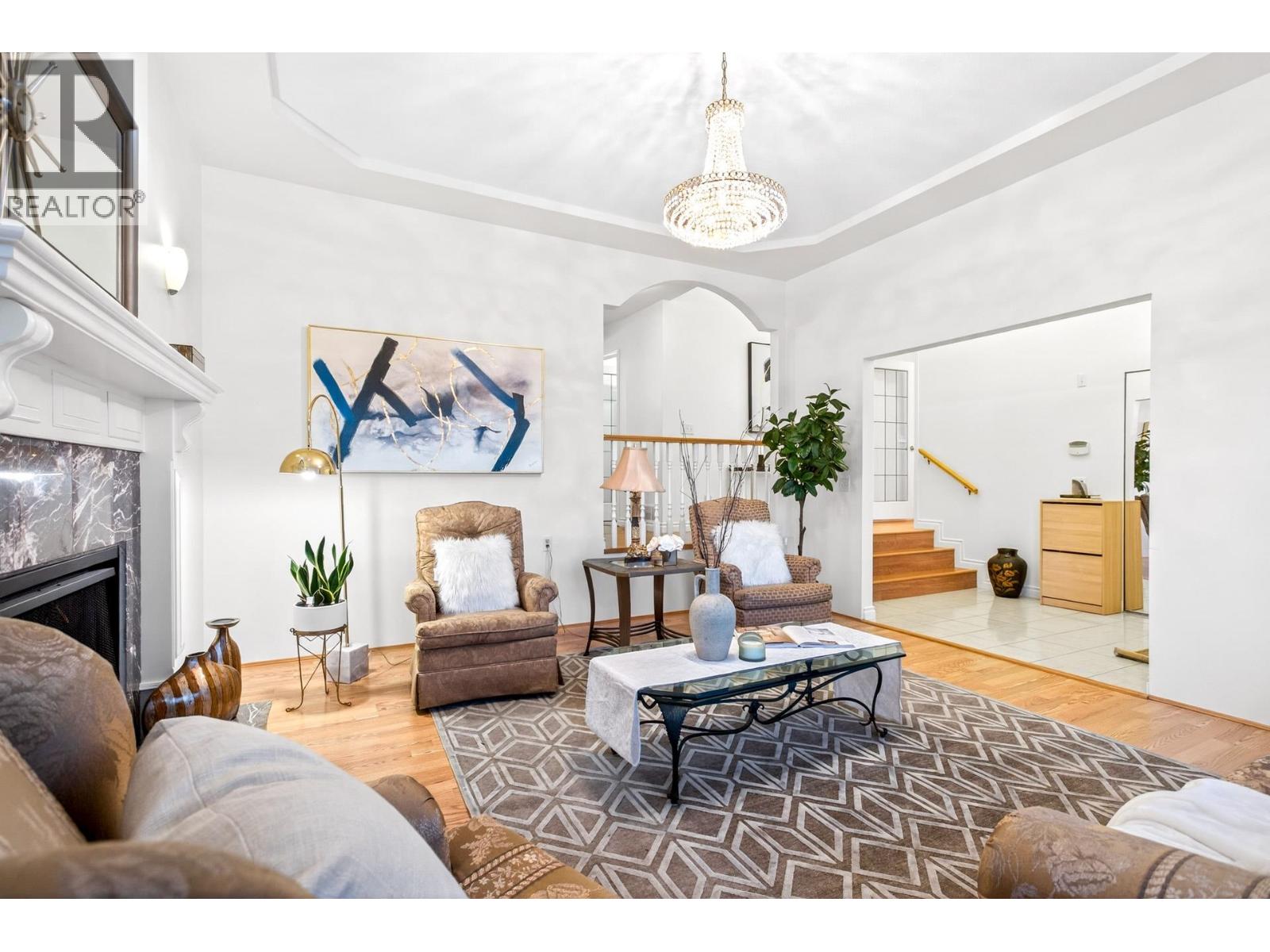 1365 Honeysuckle Lane, Coquitlam, British Columbia  V3E 2P1 - Photo 3 - R3085390