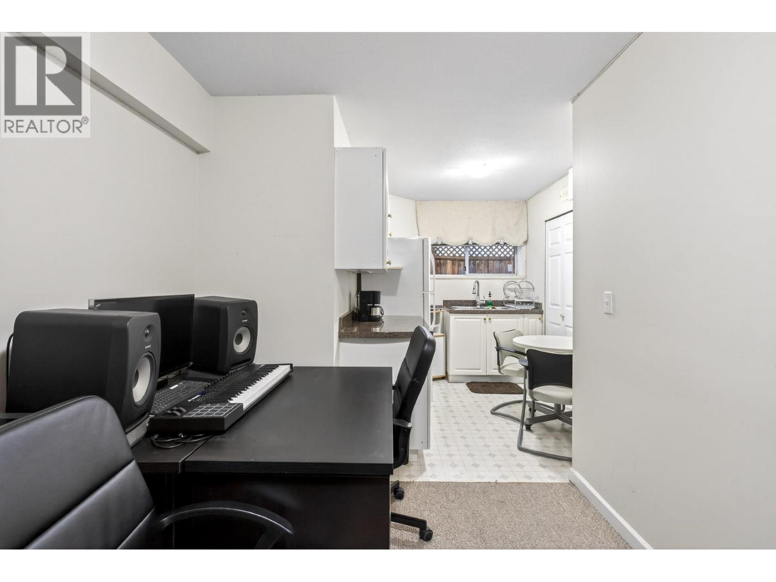 1365 Honeysuckle Lane, Coquitlam, British Columbia  V3E 2P1 - Photo 32 - R3085390