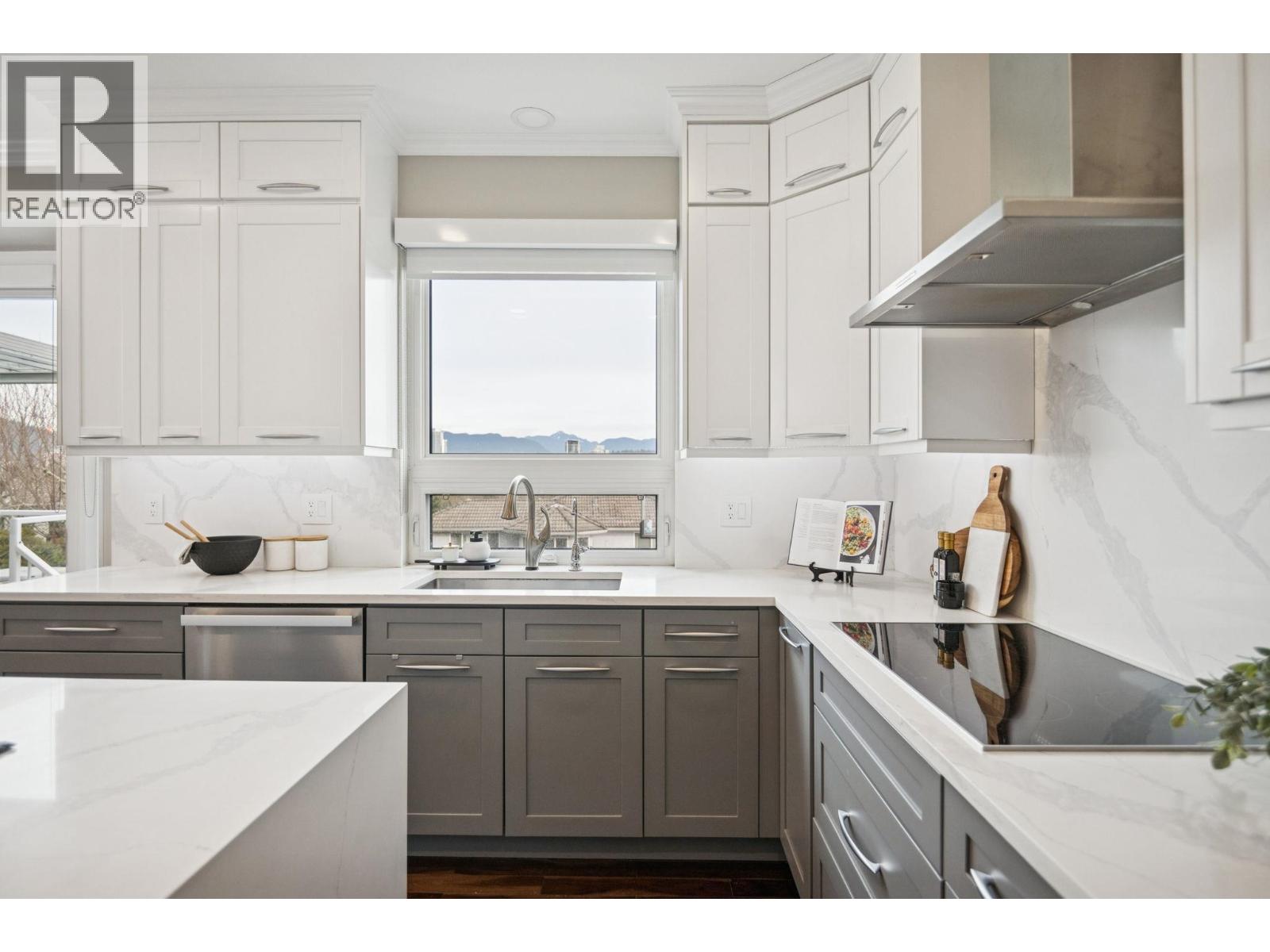 7536 Sequoia Road, Burnaby, British Columbia  V3N 4W9 - Photo 12 - R3085535