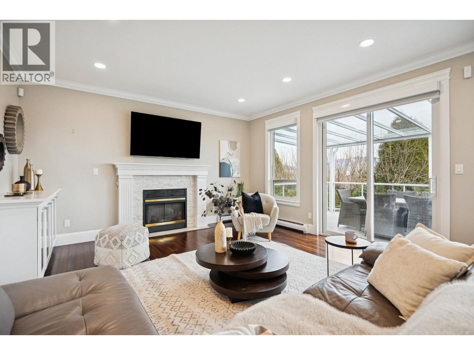 7536 Sequoia Road, Burnaby, British Columbia  V3N 4W9 - Photo 4 - R3085535