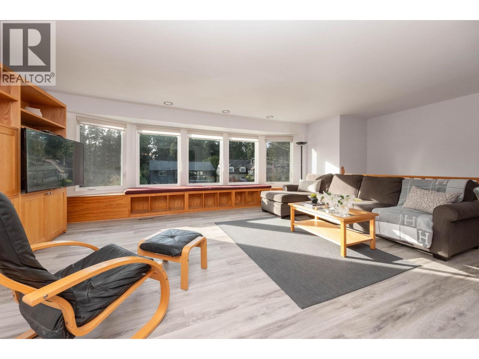 2644 Kilmarnock Crescent, North Vancouver, British Columbia  V7J 2Z5 - Photo 2 - R3085593