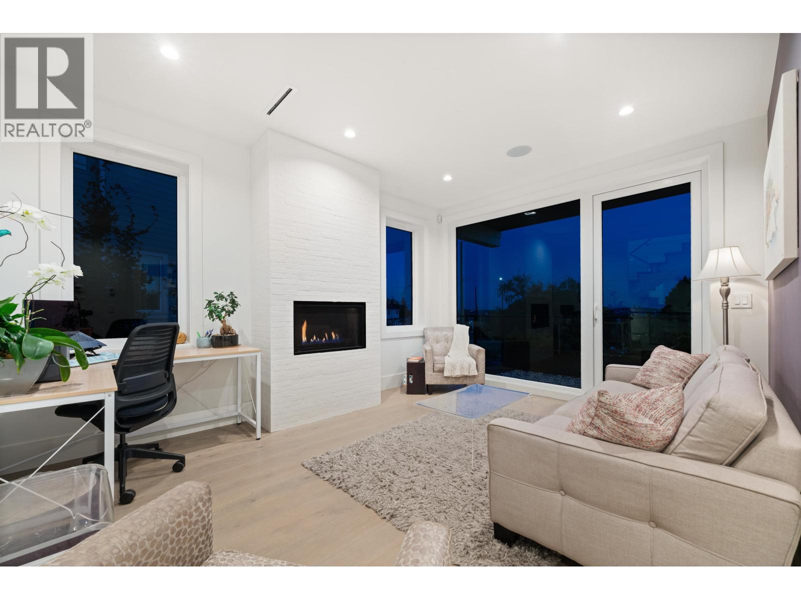 336 E Keith Road, North Vancouver, British Columbia  V7L 1V7 - Photo 12 - R3085599