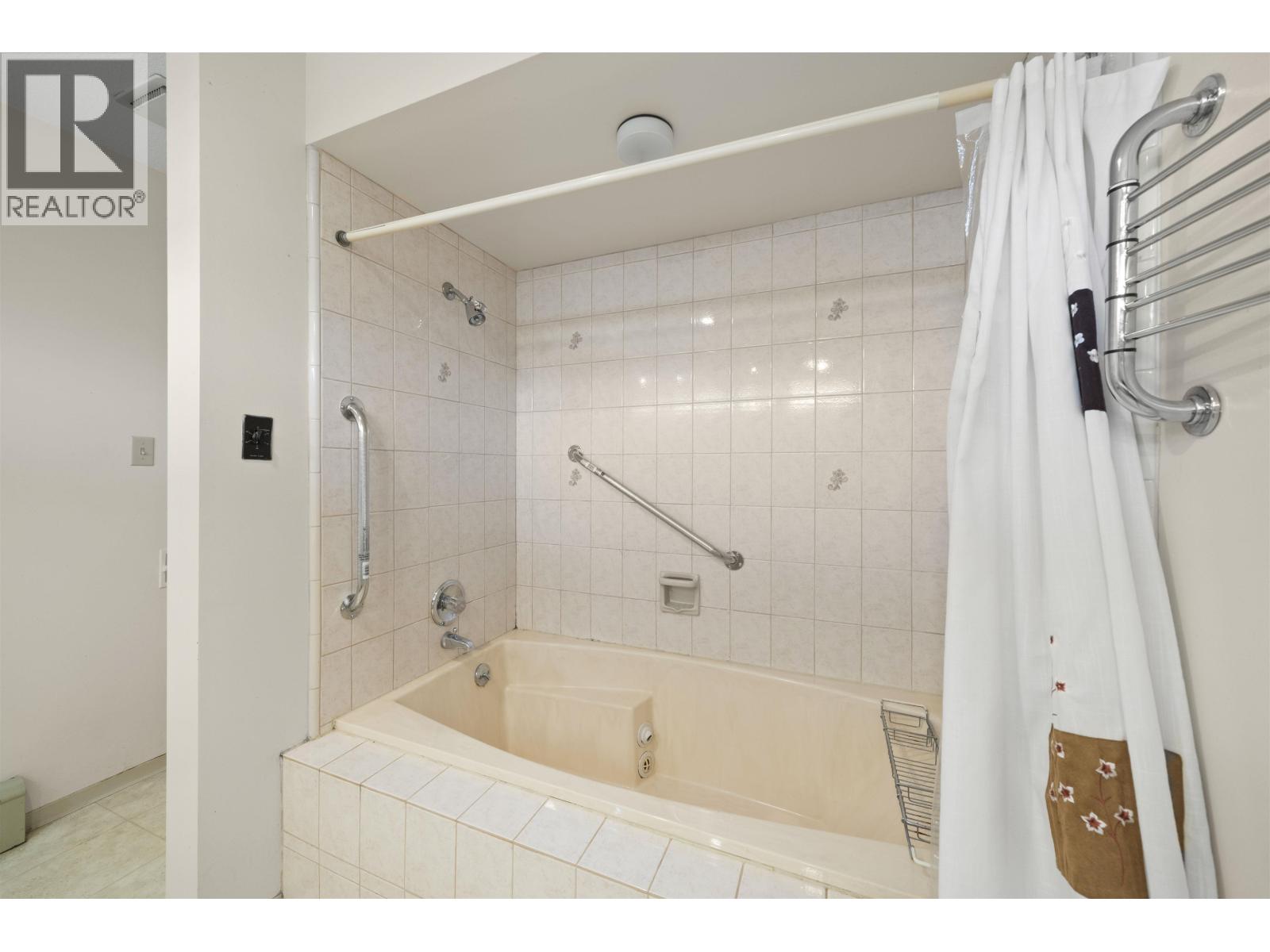 7100 Kimberley Drive, Richmond, British Columbia  V7A 4S4 - Photo 21 - R3085601