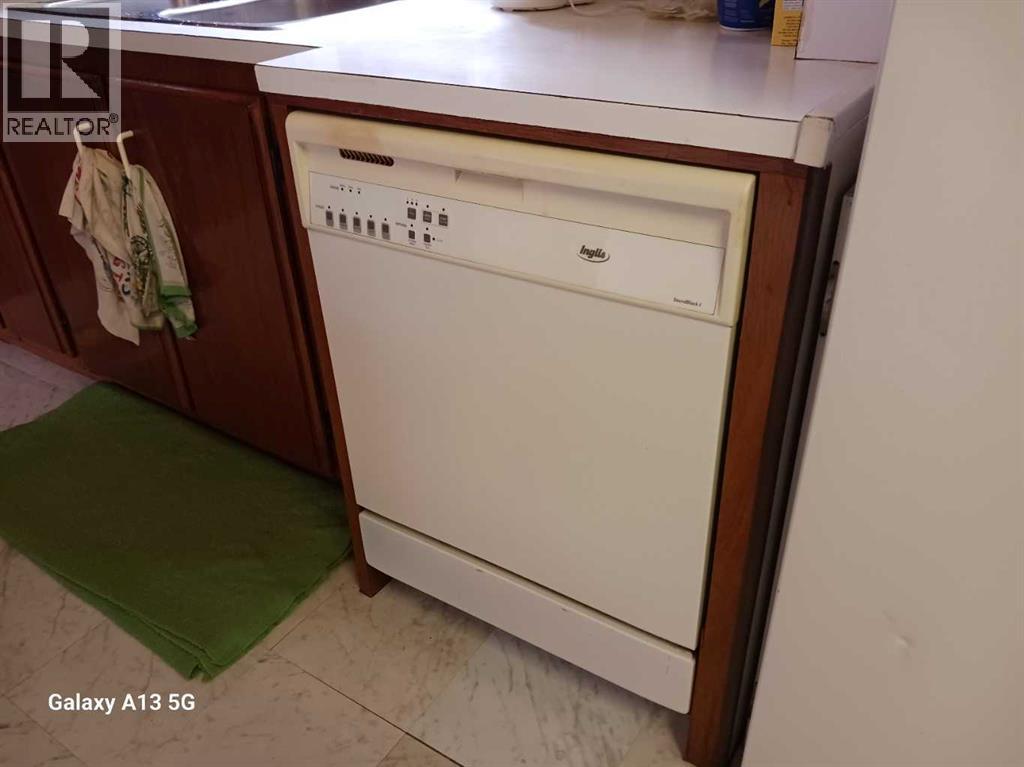 26 Westwood Court, Innisfail, Alberta  T4G 1S2 - Photo 9 - A2279493